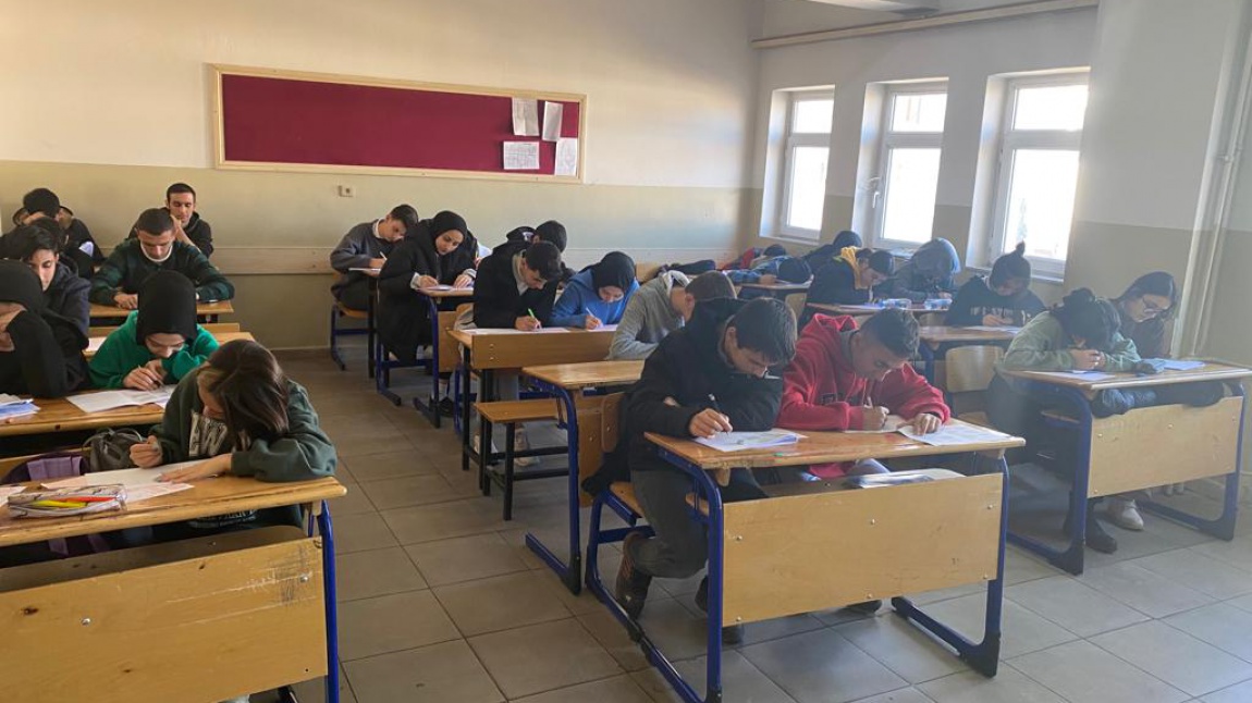 Okulumuzla, Kırşehir Ahi Evran Anadolu Lisesi İşbirliğinde Ortak Sınav yapıldı.